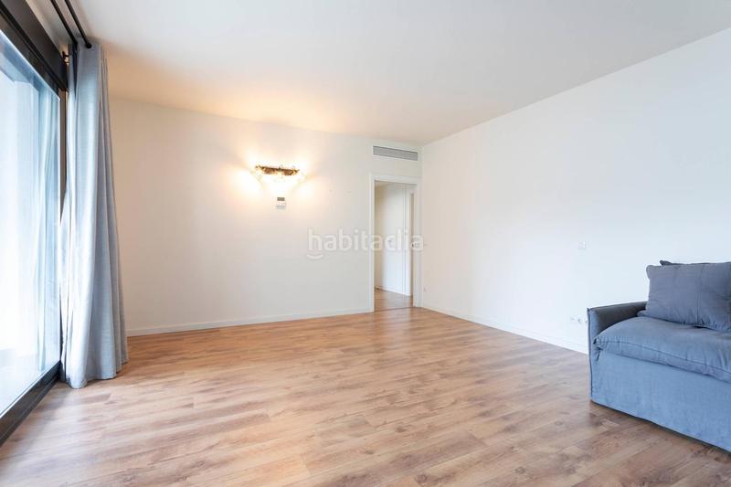 Foto cc2f15b8-915e-4ab5-9be7-c8352bb678f3. Alquiler piso amplia vivienda de alquiler a largo plazo en lhospitalet de llobregat en Hospitalet de Llobregat (L´)