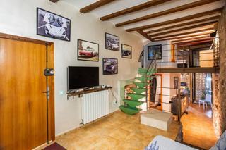 Miete Erdgeschoss  Carrer d'en serra. Estudio de una habitación en alquiler