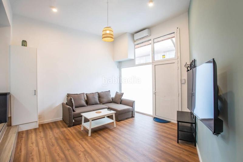 Foto e6bfeb49-83b2-4664-966e-42a967462df0. Local comercial a Vila de Gràcia Barcelona