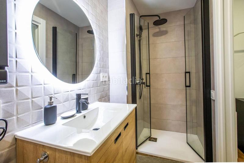 Foto e72dd7f2-f099-408f-b8fb-a717b4bbf97b. Local comercial a Vila de Gràcia Barcelona