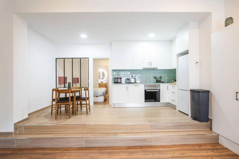 Foto fd1d959a-97c3-4e5a-9377-992ed2e997de. Local comercial a Vila de Gràcia Barcelona