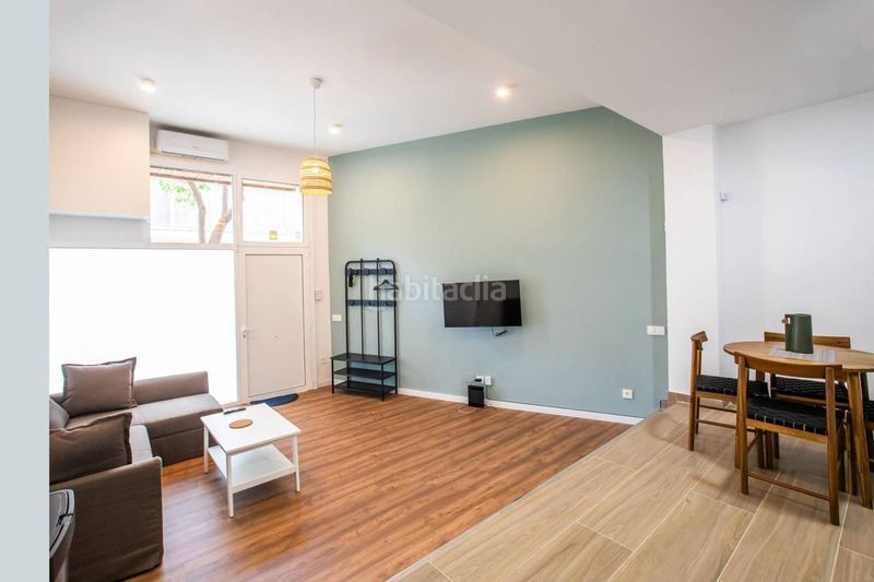 Foto f69e44c6-f4a4-43bf-8099-a5f5659b6367. Local comercial a Vila de Gràcia Barcelona