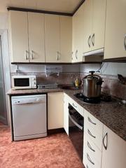 Appartement  Carrer de porto. Pis a badia apunt per entrar a viure