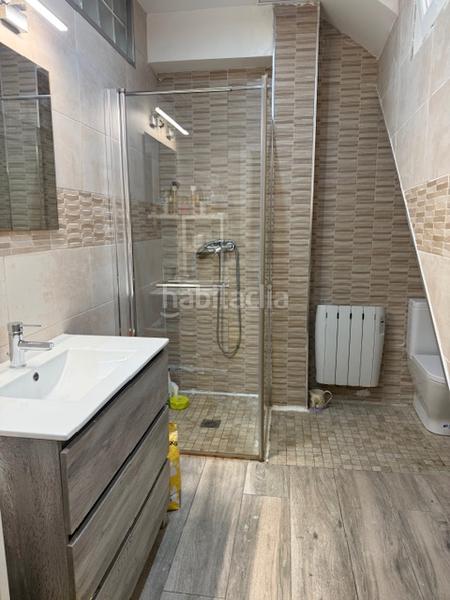 Foto 3ad9d492-9a42-4e30-ba47-393f5de092c3. Casa  reformada en carrer paris en Creu de Barberà Sabadell