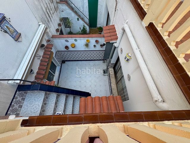 Foto 51a4079a-34fa-4e7b-8ddc-e9ea486f74e9. Casa adossada amb calefacció a Casc Antic Ripollet