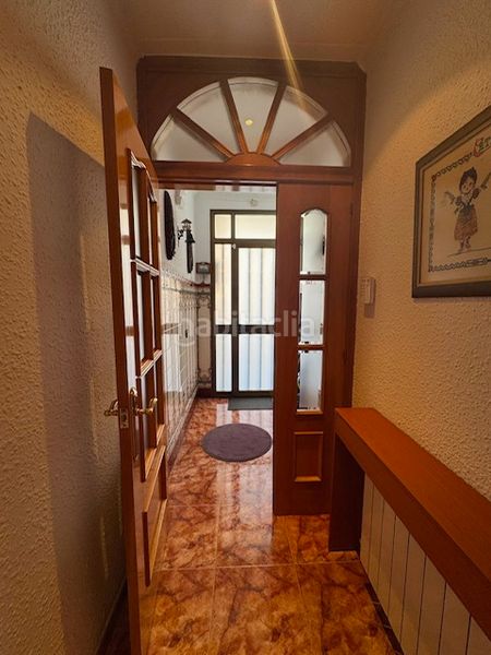Foto d79b404e-5633-4144-97d9-f91566d2ce75. Casa adossada amb calefacció a Casc Antic Ripollet