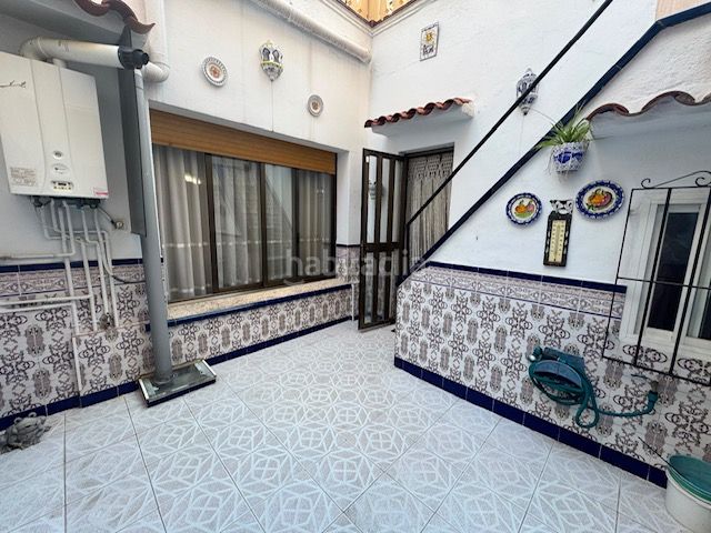 Foto df1ef125-625b-4b9a-a1ad-42b7fa8d0ec2. Casa adossada amb calefacció a Casc Antic Ripollet