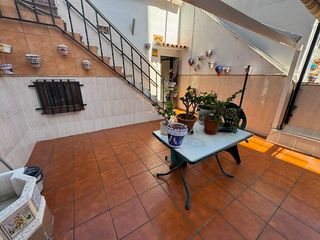 Casa adossada  Carrer jacint verdaguer. Casa al centre de ripollet