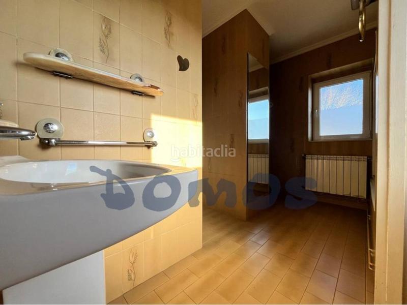 Foto 132430df-e0f5-4b76-abaa-143d247dce94. Chalet  en venta en calle escocia en Fingoi Lugo