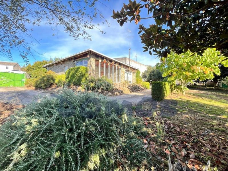 Foto 412ea9a5-009f-4023-9f0f-fb5f4abcc2e8. Maison avec chauffage parking dans Corgo (O)