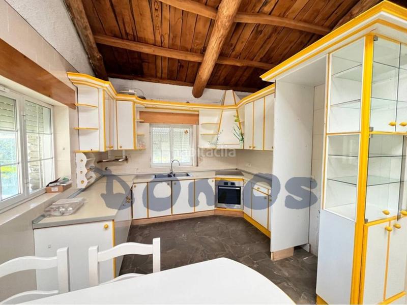 Foto 66af4903-f251-4471-823c-b04d268df698. Maison avec chauffage parking dans Corgo (O)