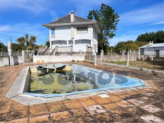 Chalet  Corgo. Casa con gran parcela, piscina y anexos cerca de o corgo lugo