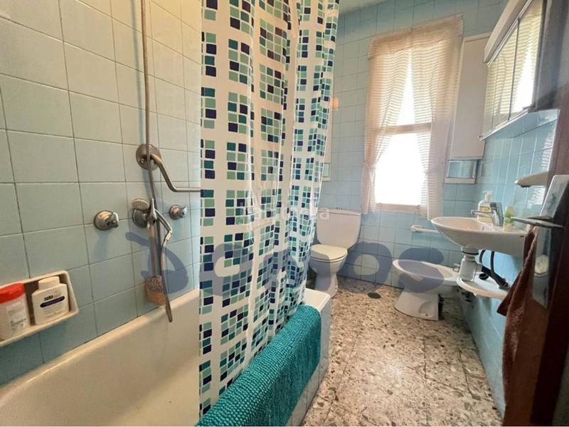 Foto cb0f2dc8-69dc-40c1-a61b-ee29f2673e8b. Casa  en venta en zona rei don garcíafontiñas en Lugo