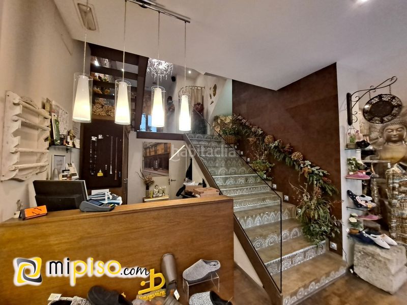 Foto cb7d7916-1052-4686-bd31-791cbbb9c6fe. Local comercial amb calefacció a Centro Laredo