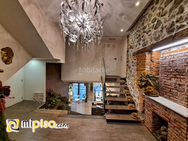 Foto f4ea2b2d-0eb5-4cbb-8aa5-b784bbc7263a. Local comercial amb calefacció a Centro Laredo