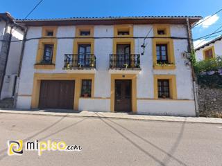 Casa a Ramales de la Victoria. Elegante casa de indianos, y catalogado, de estilo francés, cons