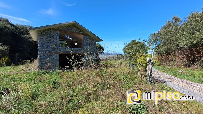 Foto 2f94a38e-d92f-4dbe-9e00-710d9921899e. Casa  con terreno en Voto