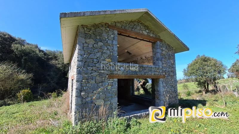 Foto 69463742-312c-4bfb-85d5-be955da75a69. Casa  con terreno en Voto