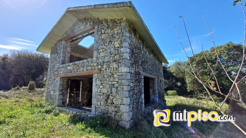 Foto b20ae9ec-844e-43b9-9442-a75e7e4631fa. Casa  con terreno en Voto