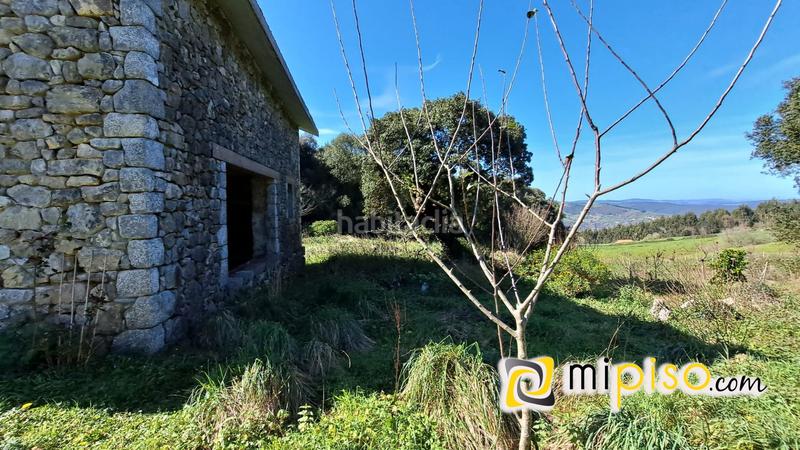 Foto b9f8c53b-42f9-4ce3-beee-ed8fd471ffe8. Casa  con terreno en Voto
