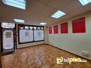 Lloguer Local Comercial a Santoña. Local comercial en santoña. cuenta con 68 m construidos distribu