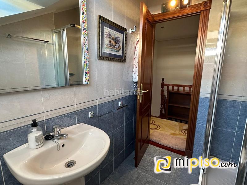 Foto 075ef17e-43b5-4ec6-b1f3-c46efb2e9c56. Dúplex inmobiliaria mipiso os presenta este maravilloso dúplex en el Centro , en una de las zonas más transitadas y con mucha vi en Laredo