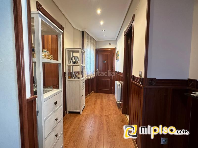 Foto 1efe9c2a-65a8-4981-8e04-7a474d926314. Dúplex inmobiliaria mipiso os presenta este maravilloso dúplex en el Centro , en una de las zonas más transitadas y con mucha vi en Laredo