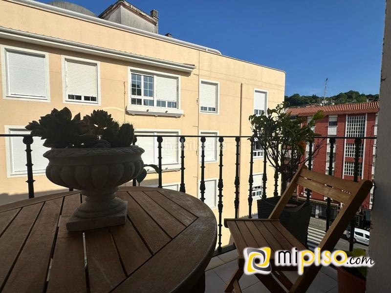 Foto 3085c3c5-e522-4a69-8a5d-4b577ff0bc52. Dúplex inmobiliaria mipiso os presenta este maravilloso dúplex en el Centro , en una de las zonas más transitadas y con mucha vi en Laredo