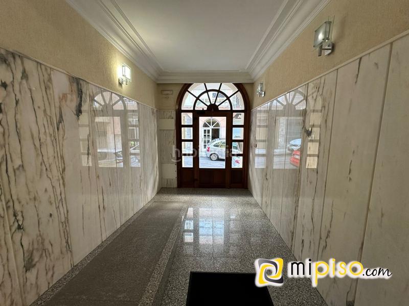 Foto 363797a3-b886-4a91-81f7-5f9ee1ae199e. Dúplex inmobiliaria mipiso os presenta este maravilloso dúplex en el Centro , en una de las zonas más transitadas y con mucha vi en Laredo