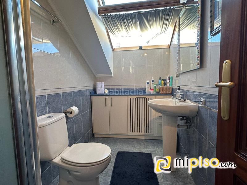 Foto 3eaef657-adbf-4797-8ac9-393f5755a1bd. Dúplex inmobiliaria mipiso os presenta este maravilloso dúplex en el Centro , en una de las zonas más transitadas y con mucha vi en Laredo