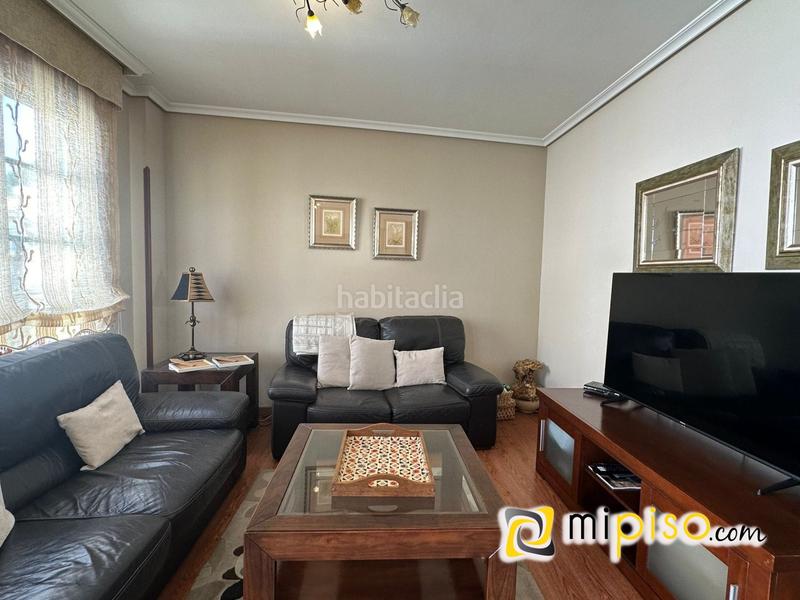 Foto 44a88862-1c92-483b-a53a-155294579f3a. Dúplex inmobiliaria mipiso os presenta este maravilloso dúplex en el Centro , en una de las zonas más transitadas y con mucha vi en Laredo