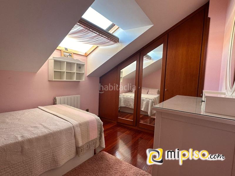 Foto 48d6df02-1646-4109-9d0c-9ffb2eff3c66. Dúplex inmobiliaria mipiso os presenta este maravilloso dúplex en el Centro , en una de las zonas más transitadas y con mucha vi en Laredo