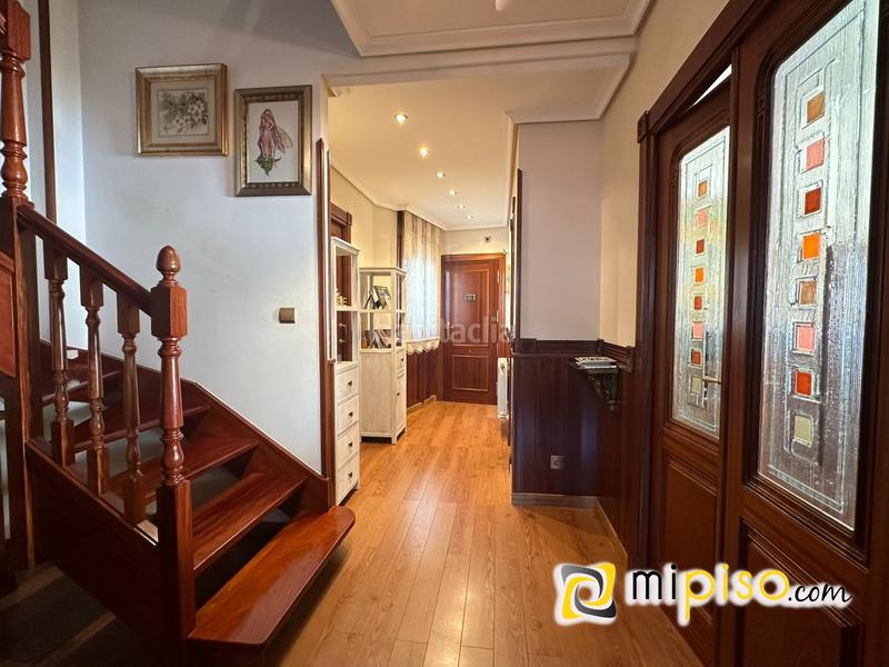 Foto 5cbcbf66-dd15-43c4-9125-3669492fa771. Dúplex inmobiliaria mipiso os presenta este maravilloso dúplex en el Centro , en una de las zonas más transitadas y con mucha vi en Laredo