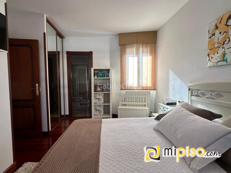Foto 5d2c07a7-f999-4959-8274-47524fd2b40e. Dúplex inmobiliaria mipiso os presenta este maravilloso dúplex en el Centro , en una de las zonas más transitadas y con mucha vi en Laredo