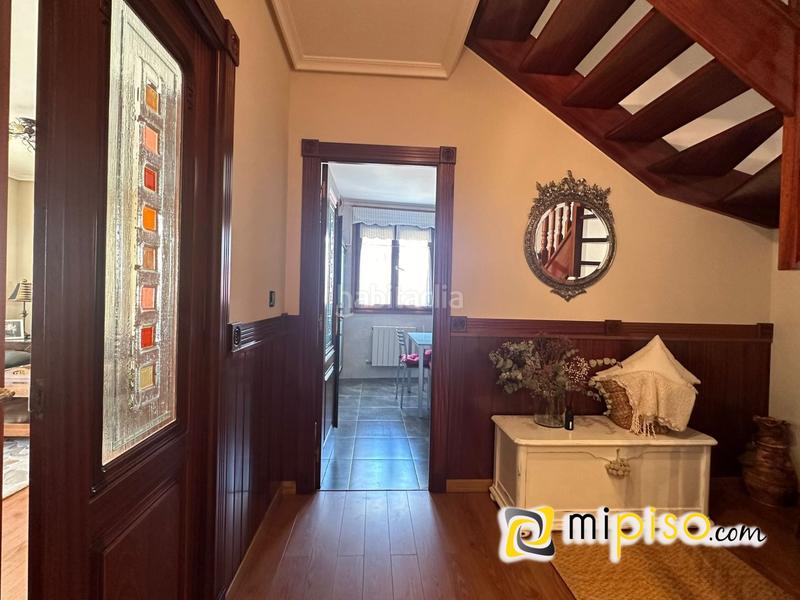Foto 81c36b8e-823f-48bb-8652-0fa394118d00. Dúplex inmobiliaria mipiso os presenta este maravilloso dúplex en el Centro , en una de las zonas más transitadas y con mucha vi en Laredo