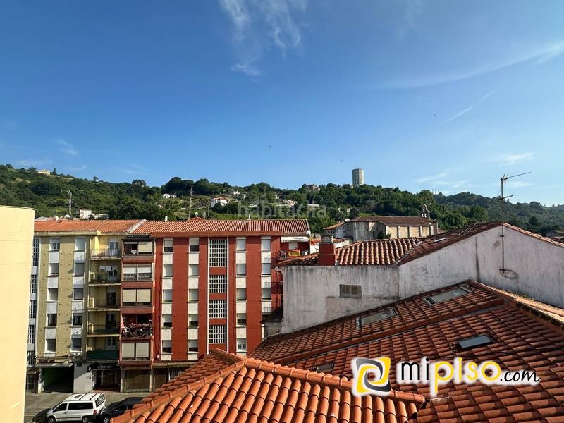 Foto 8ab43b54-d58a-4c2c-a554-f71bdab2e54f. Dúplex inmobiliaria mipiso os presenta este maravilloso dúplex en el Centro , en una de las zonas más transitadas y con mucha vi en Laredo