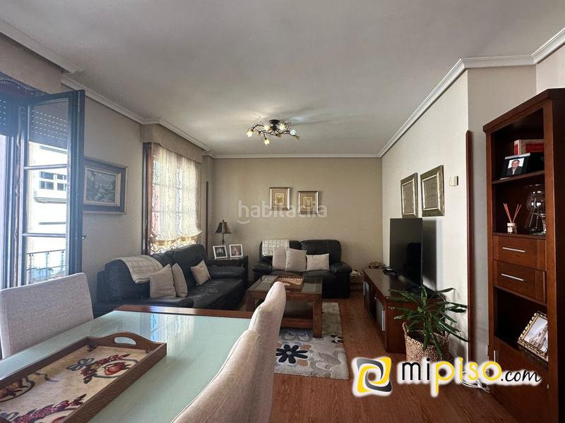 Foto 979e940f-838d-431d-8394-4b8887f5d011. Dúplex inmobiliaria mipiso os presenta este maravilloso dúplex en el Centro , en una de las zonas más transitadas y con mucha vi en Laredo