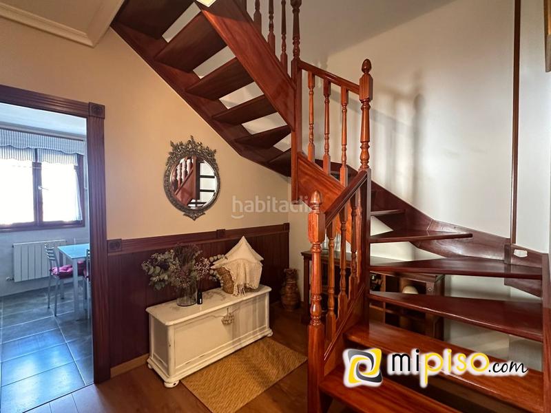 Foto b71a2f47-a13d-47a5-bddc-dcdc015d3fa5. Dúplex inmobiliaria mipiso os presenta este maravilloso dúplex en el Centro , en una de las zonas más transitadas y con mucha vi en Laredo