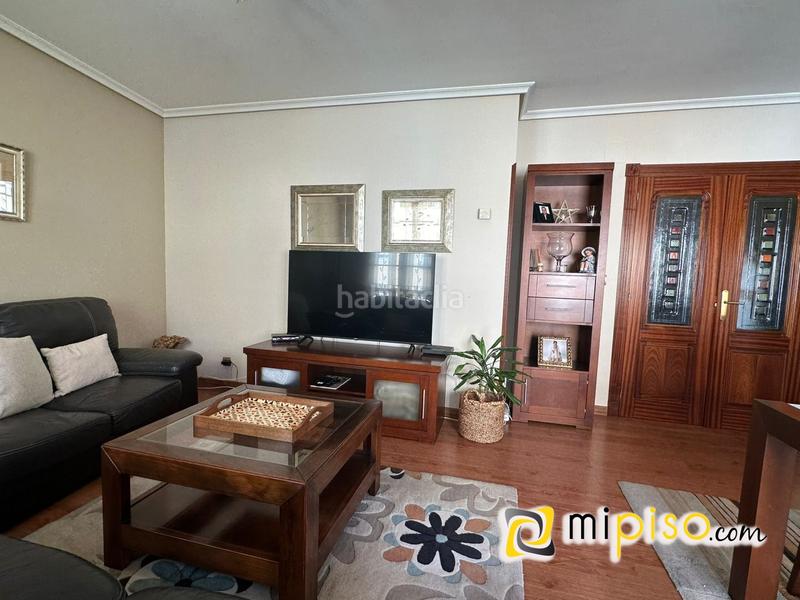 Foto df554712-2f7a-44ab-abb7-032a76b43c7a. Dúplex inmobiliaria mipiso os presenta este maravilloso dúplex en el Centro , en una de las zonas más transitadas y con mucha vi en Laredo