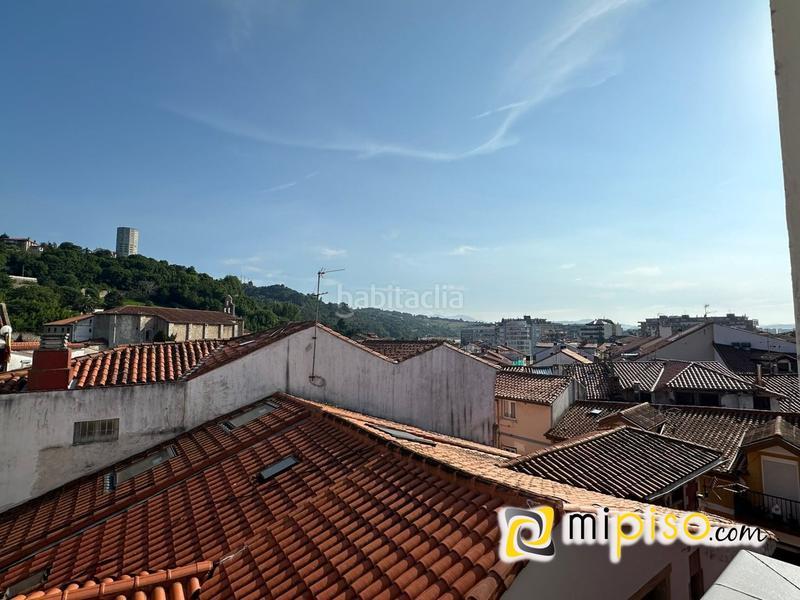 Foto e39e9b70-f324-4918-b6ac-cf2c36092020. Dúplex inmobiliaria mipiso os presenta este maravilloso dúplex en el Centro , en una de las zonas más transitadas y con mucha vi en Laredo