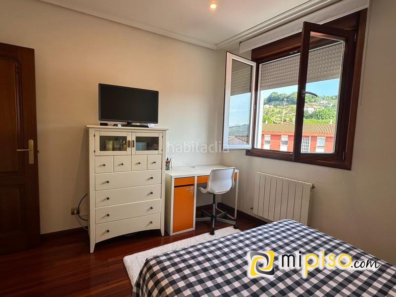 Foto f3cffd0f-116d-4633-95d7-bb09d17d2852. Dúplex inmobiliaria mipiso os presenta este maravilloso dúplex en el Centro , en una de las zonas más transitadas y con mucha vi en Laredo