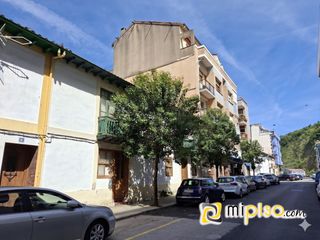 Appartement à Centro. Inmobiliaria mipiso  os presenta esta magnífica casa adosada en