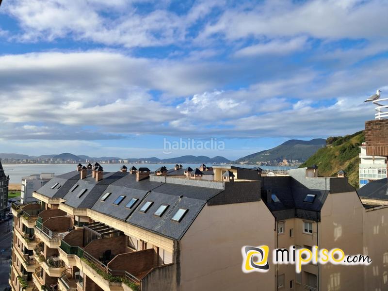 Foto 2bf20f9a-01d7-411d-ab8a-a1da19c06cf5. Piso desde inmobiliaria mipiso os presentamos este fantástico piso en pleno Centro de la villa marinera. ubicado en una zona inmejorabl en Laredo