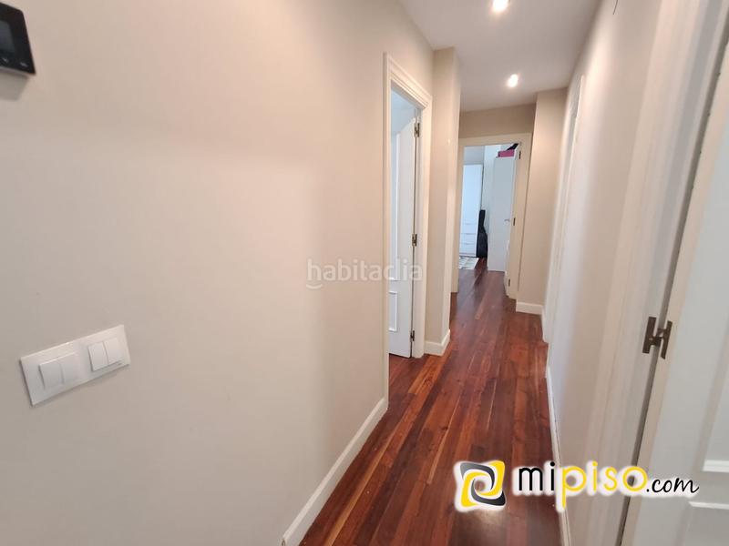 Foto 3ba034b4-0bdf-4e90-a26d-29d6aa08feec. Piso desde inmobiliaria mipiso os presentamos este fantástico piso en pleno Centro de la villa marinera. ubicado en una zona inmejorabl en Laredo