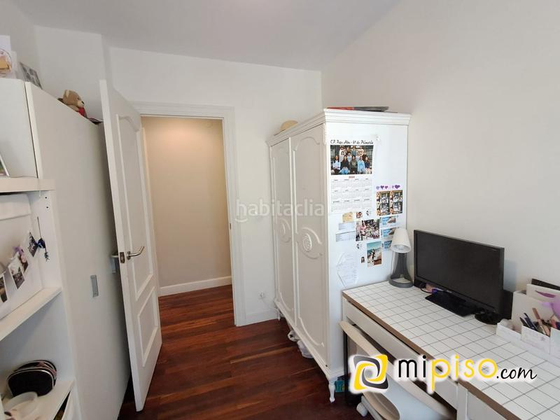 Foto 8323d426-2a4f-47d7-a67f-d80971583389. Piso desde inmobiliaria mipiso os presentamos este fantástico piso en pleno Centro de la villa marinera. ubicado en una zona inmejorabl en Laredo