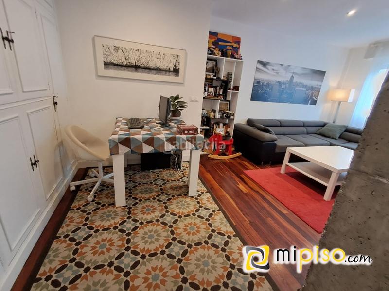 Foto 89819036-b6d7-4945-822d-099eb3ede85b. Piso desde inmobiliaria mipiso os presentamos este fantástico piso en pleno Centro de la villa marinera. ubicado en una zona inmejorabl en Laredo