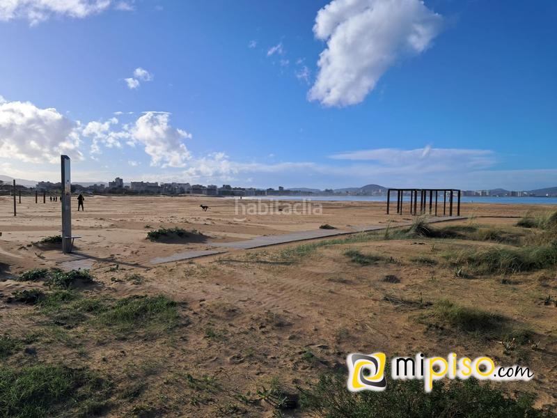 Foto 96ffc2ff-45ba-4ec3-ba34-464d5e02120d. Piso desde inmobiliaria mipiso os presentamos este fantástico piso en pleno Centro de la villa marinera. ubicado en una zona inmejorabl en Laredo