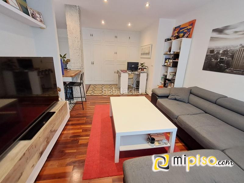 Foto 982263e5-8699-4df7-a0eb-87b04cb8be1a. Piso desde inmobiliaria mipiso os presentamos este fantástico piso en pleno Centro de la villa marinera. ubicado en una zona inmejorabl en Laredo