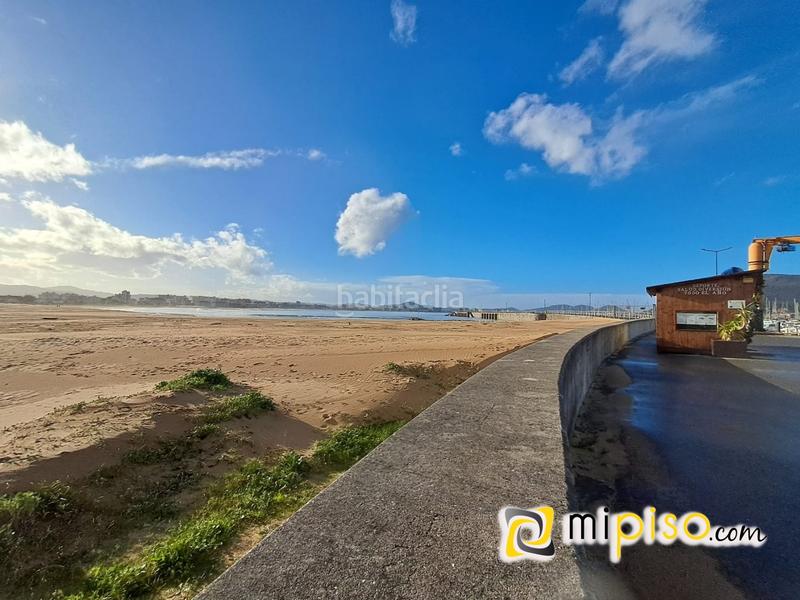 Foto a88ed924-b89a-4e89-85f0-c56653f9cecc. Piso desde inmobiliaria mipiso os presentamos este fantástico piso en pleno Centro de la villa marinera. ubicado en una zona inmejorabl en Laredo