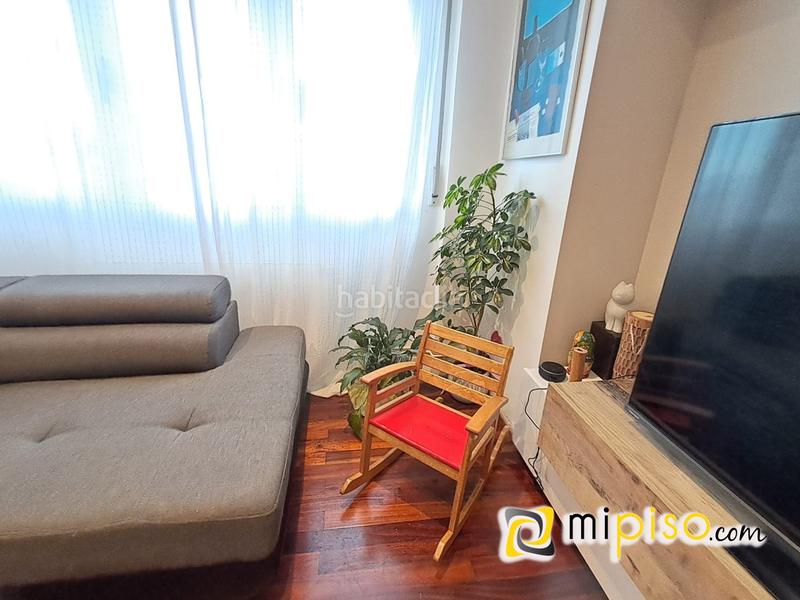 Foto b28d10b4-e0ac-4a55-87c9-a26cde7b1b76. Piso desde inmobiliaria mipiso os presentamos este fantástico piso en pleno Centro de la villa marinera. ubicado en una zona inmejorabl en Laredo